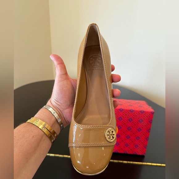 NWT Authentic Luxury Minimalist Tory Burch Patent Leather Pump/Shoes - Picture 15 of 17